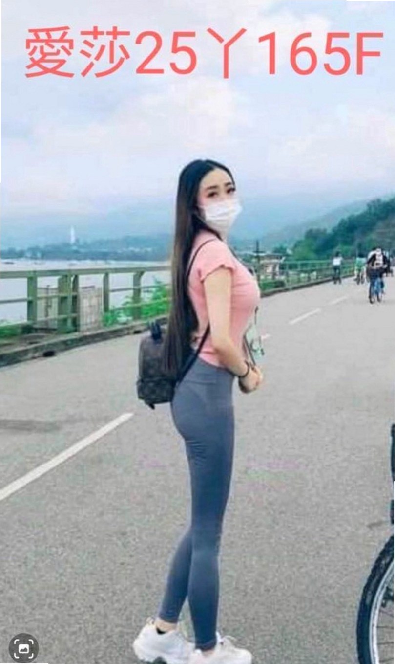 大社⬡外叫小姐⬡月亮⬡婚紗設計師⬡身高163cm⬡體重43kg⬡胸圍C罩杯⬡年齡23歲⬡#火辣翹臀正妹盈盈來了  的小手或者按摩棒安慰自己